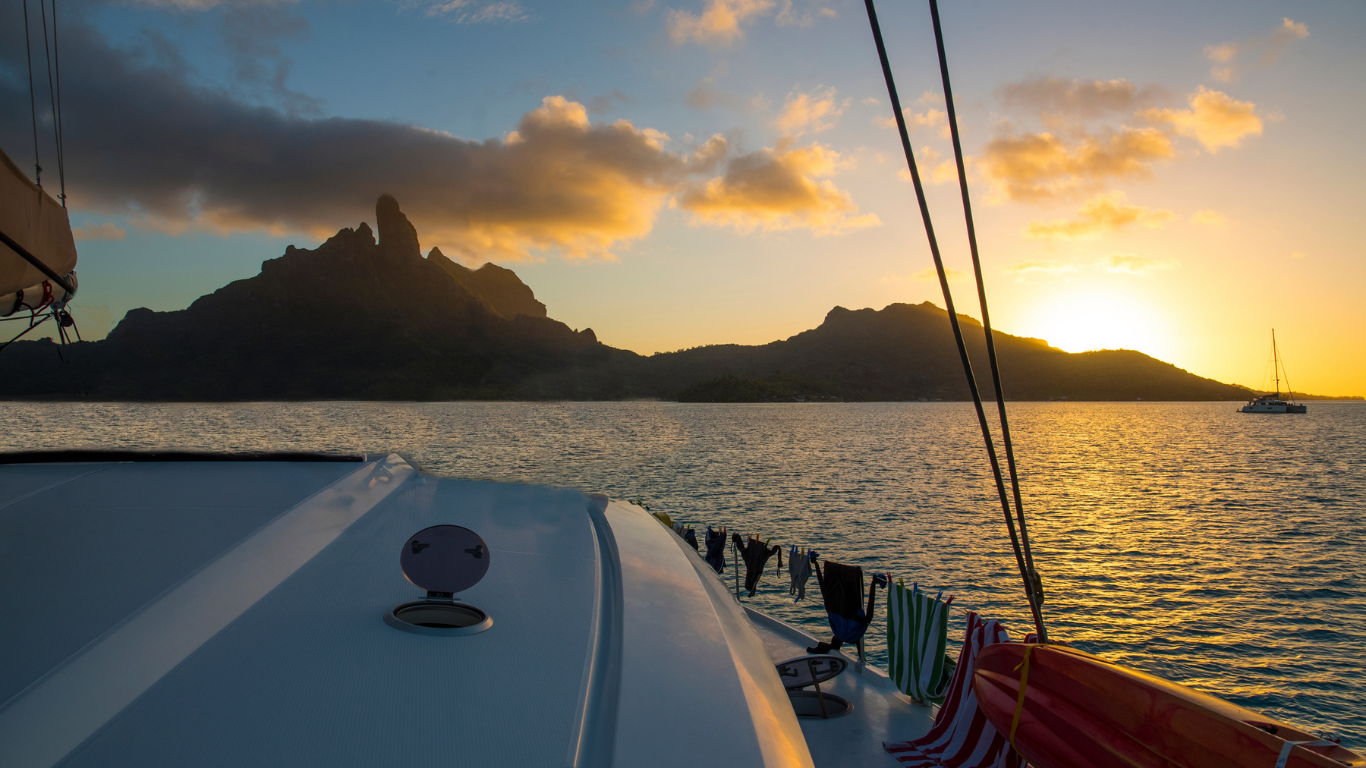 Private Sunset Catamaran Cruise on the Arabian Sea, Marari