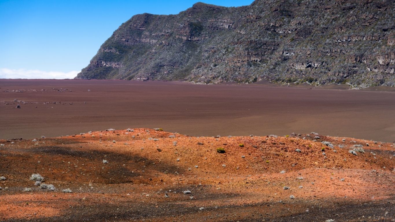 The Lunar Landscape of Plaine des Sables