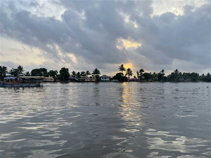 A Complete Guide to Kerala Backwaters