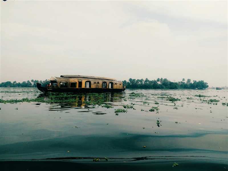 A Complete Guide to Kerala Backwaters