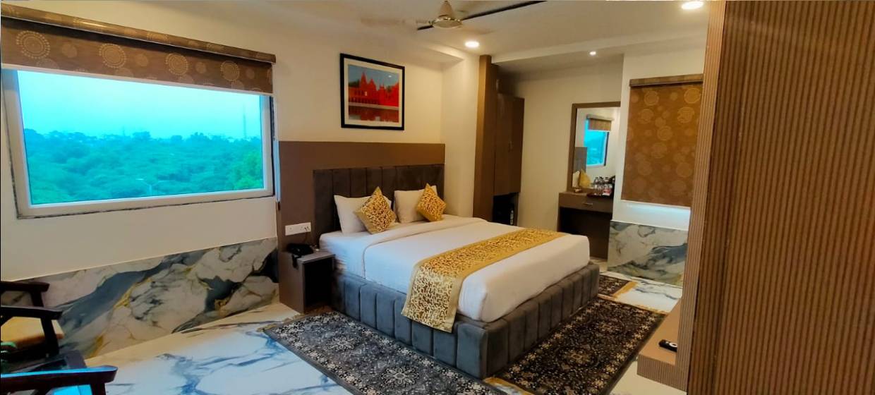 https://crmbeta.traviyo.in/CDN/1614/Images/HmHotel/638930235919979562_temp.jpg