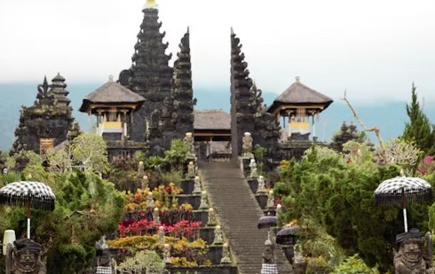 Popular tour and travel activities