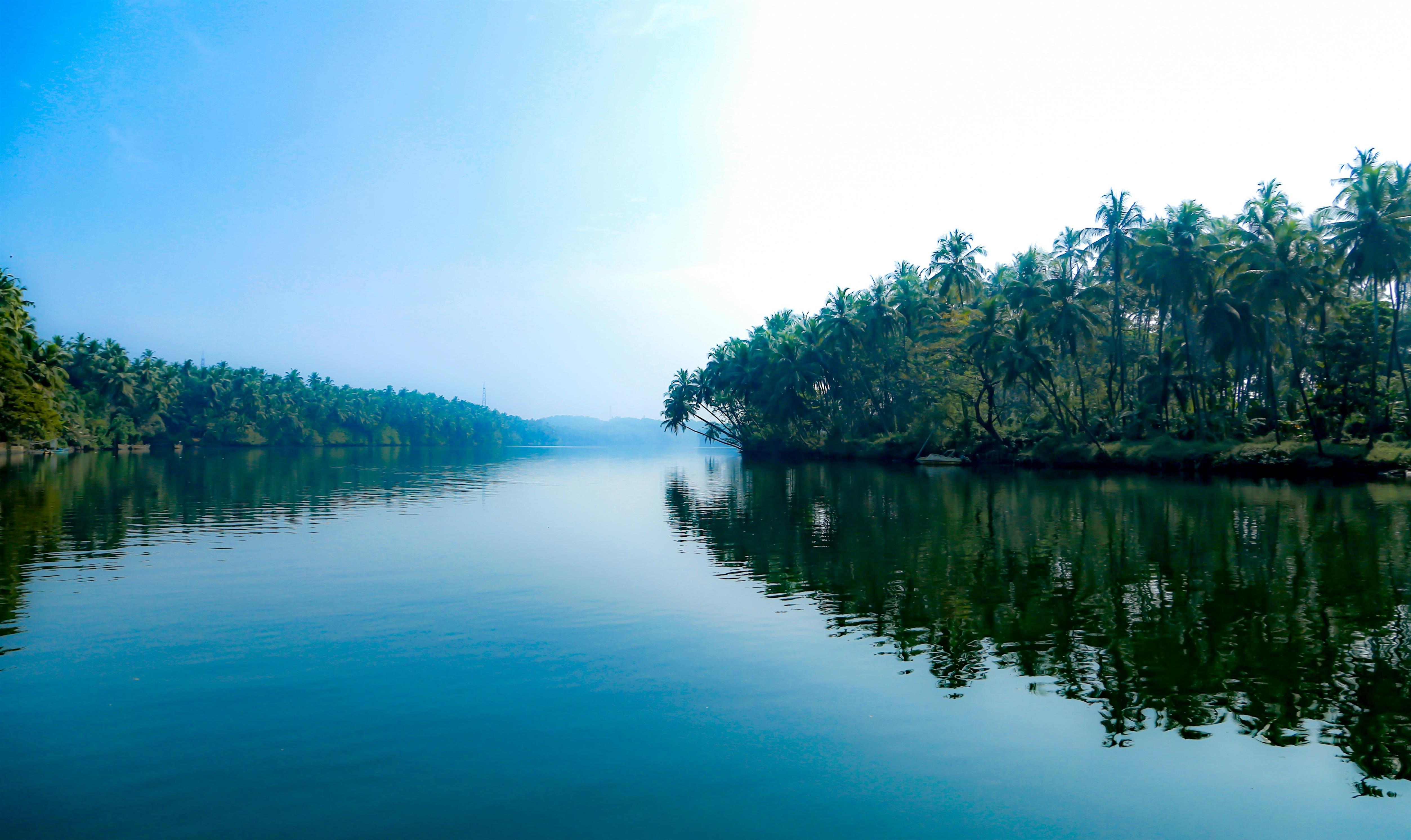 Kerala backwaters tour packages from Delhi